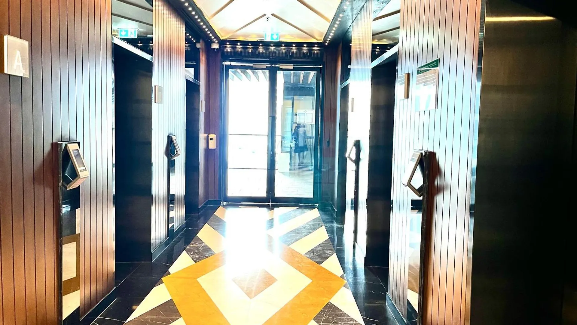 Marvellous Burj Khalifa View Studio, In Downtown Dubai Apartment