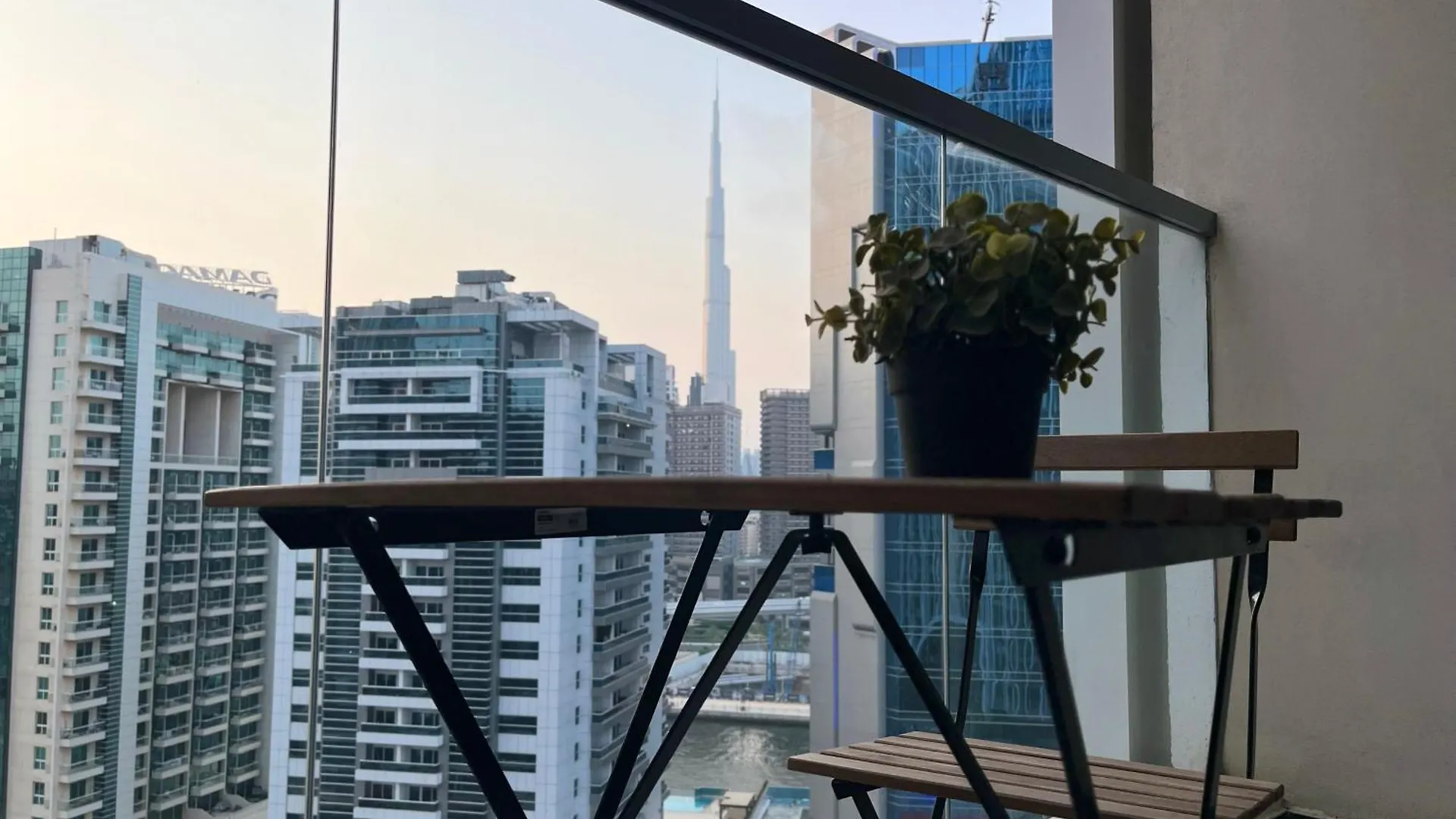 Marvellous Burj Khalifa View Studio, In Downtown Dubaj