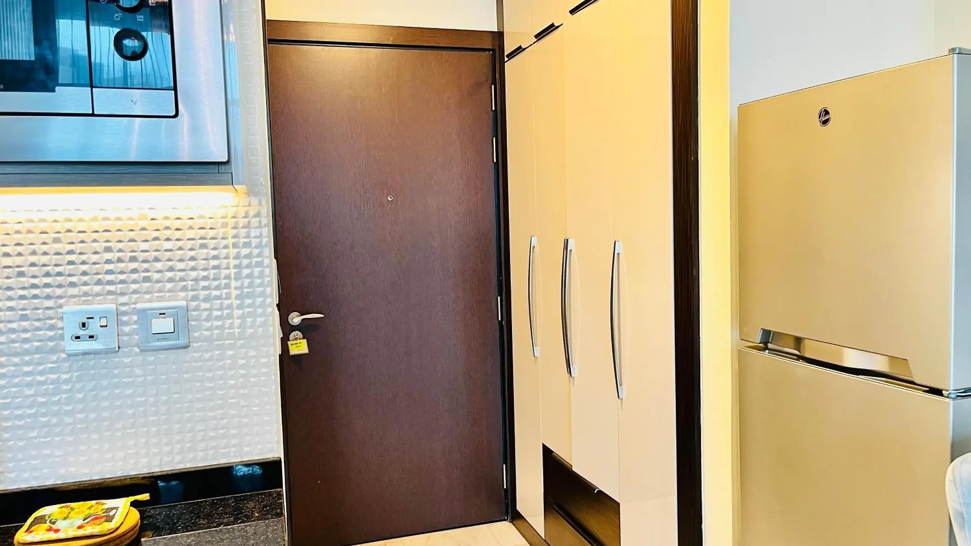 Marvellous Burj Khalifa View Studio, In Downtown Dubai Apartment